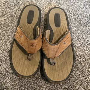 never worn Sperry flip flops